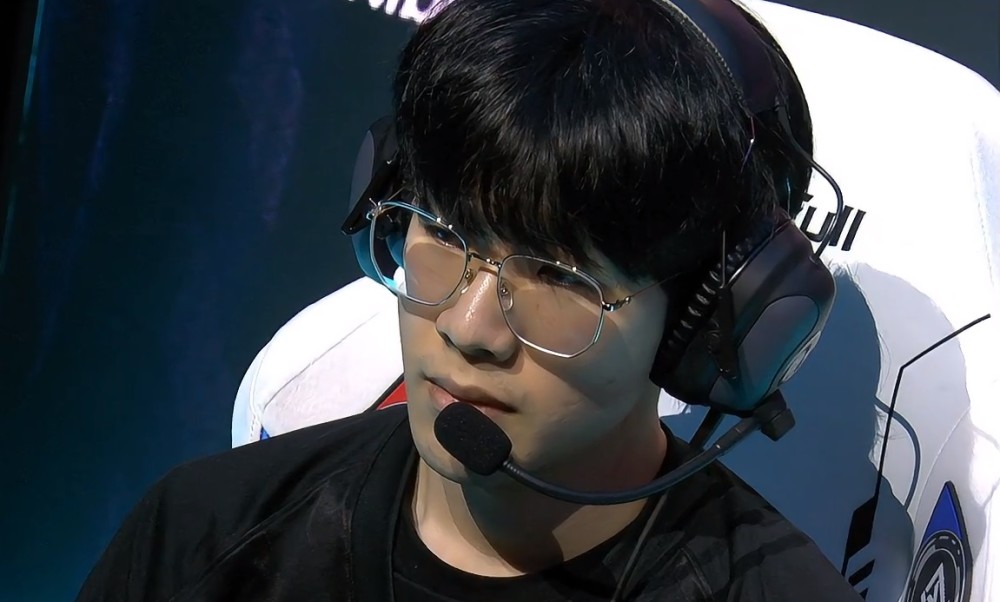 熊猫体育-包含Rookie在TES比赛中高光表现，高光表现引发热议！的词条