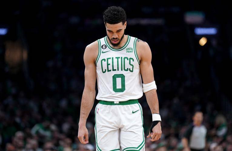 熊猫体育-塔图姆连续三场比赛得分超过赛事规则更新，雄鹿挑战极限！的简单介绍