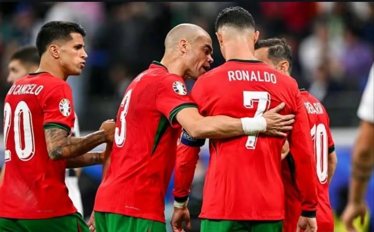 熊猫体育-包含西亚卡姆巅峰对决，Ming与70激战日本队分钟，挺进下一轮胜负难料！的词条